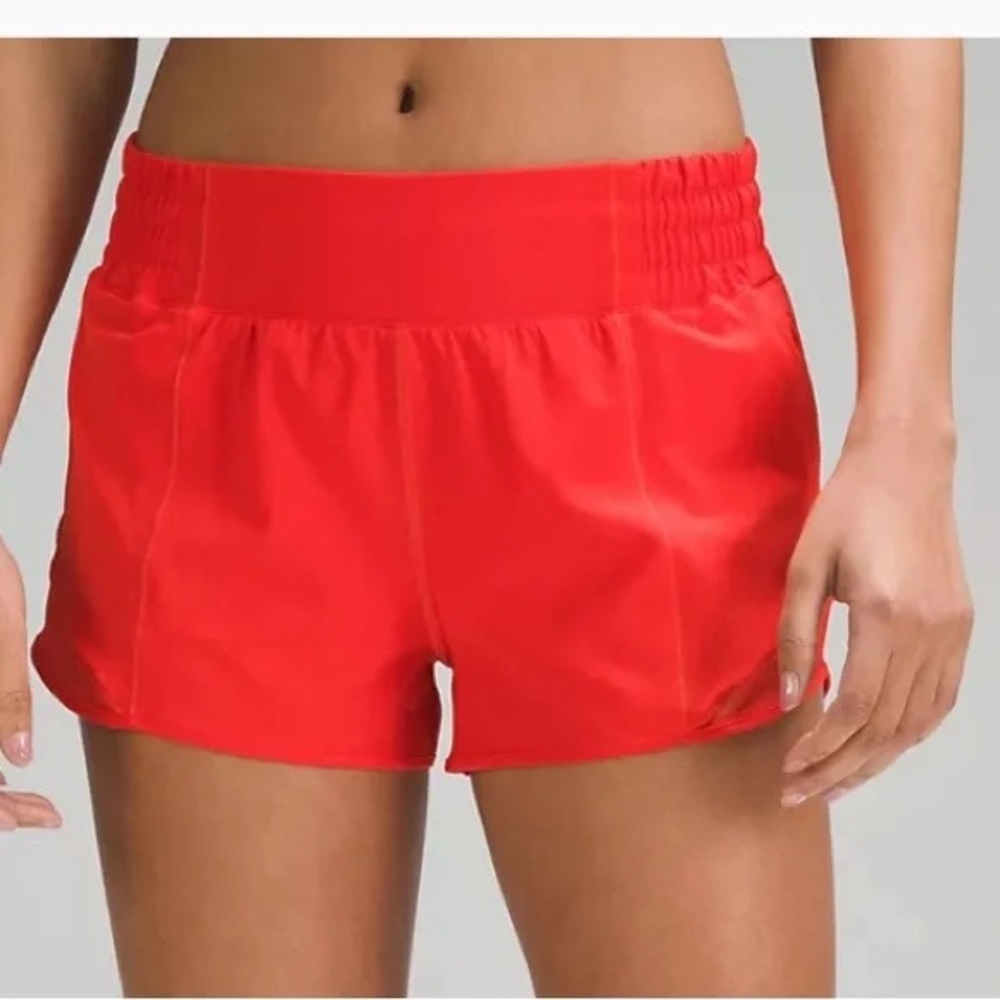 Lululemon Hotty Hot Shorts 2.5”